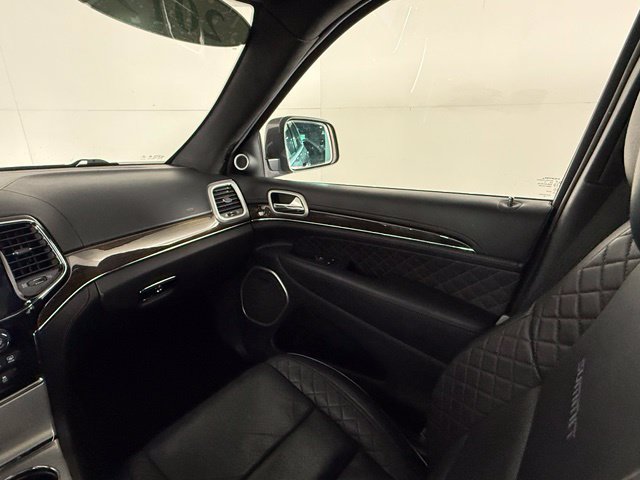 Used 2019 Jeep Grand Cherokee Summit AWD/4WD image 18