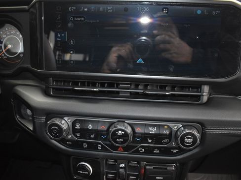 Used 2024 Jeep Wrangler Sahara w/ Technology Group image 31