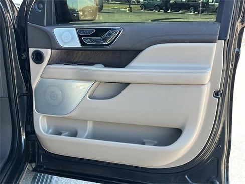 Used 2023 Lincoln Navigator L Reserve image 14