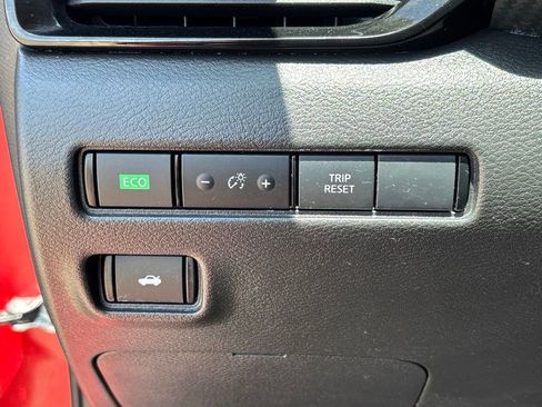 Used 2024 Nissan Sentra SV FWD image 20