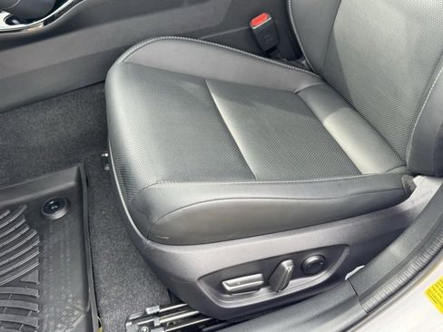 Used 2025 Toyota Prius LE image 14