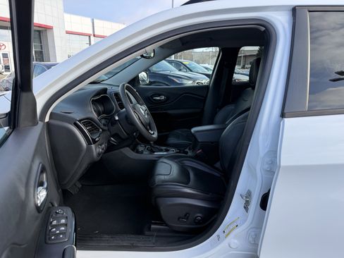 Used 2023 Jeep Cherokee Altitude Lux image 15