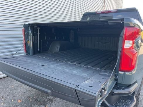 Used 2025 Chevrolet Silverado 1500 ZR2 w/ Technology Package image 33