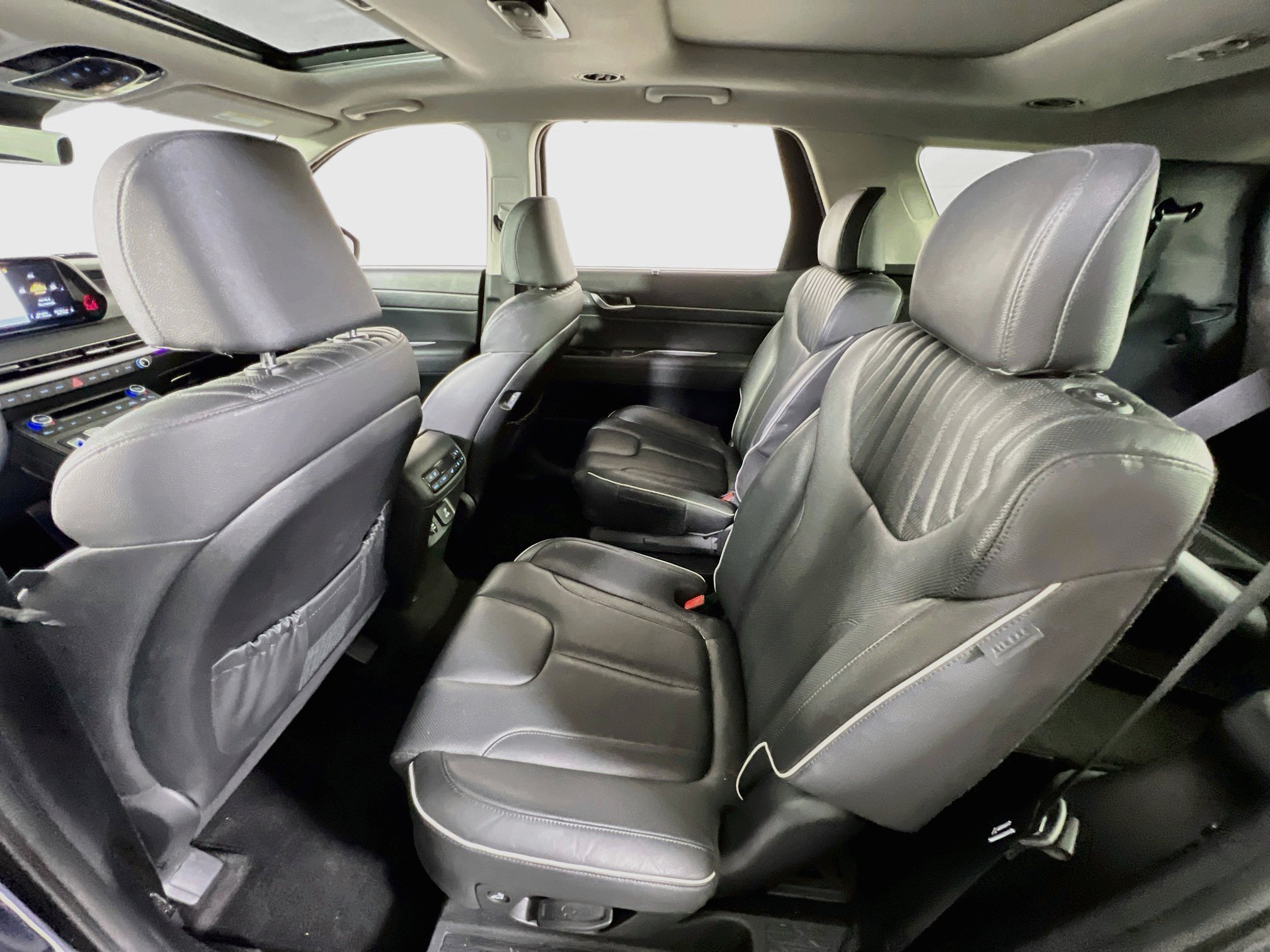 Used 2024 Hyundai Palisade Limited AWD/4WD image 25