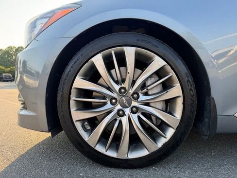 Used 2015 Hyundai Genesis 5.0 RWD image 11