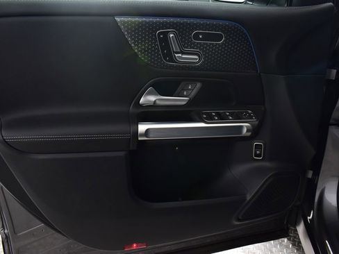 Certified 2025 Mercedes-Benz GLB 250 4MATIC image 12