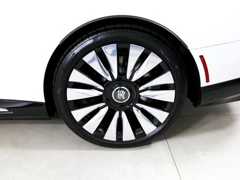 Used 2025 Rolls-Royce Spectre w/ Leather Finishing Pack AWD/4WD image 34