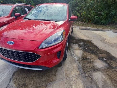 Used 2020 Ford Escape SE AWD/4WD image 1