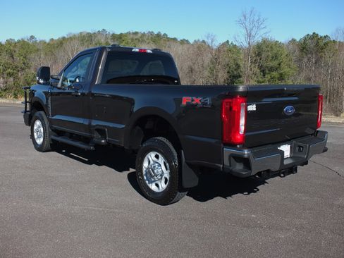 Used 2025 Ford F350 XLT image 5