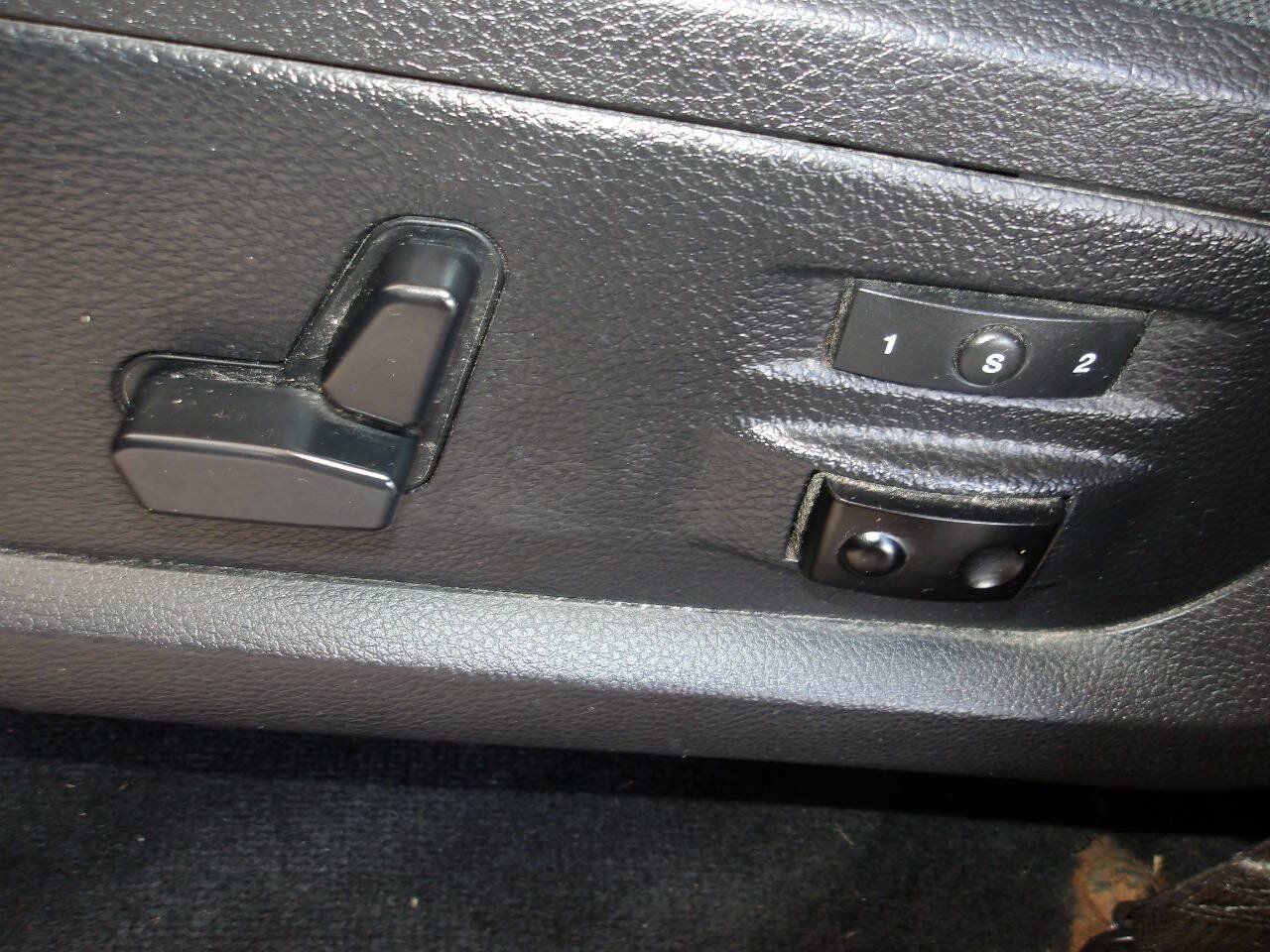 Used 2016 RAM 1500 Laramie w/ Convenience Group AWD/4WD image 19