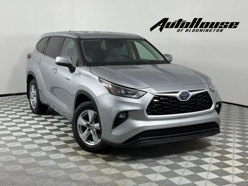 Used 2020 Toyota Highlander LE AWD/4WD image 1
