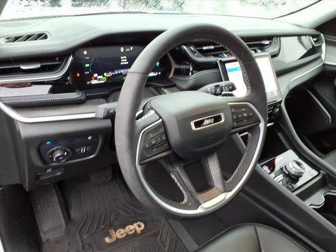 Used 2024 Jeep Grand Cherokee Limited 4xe image 23