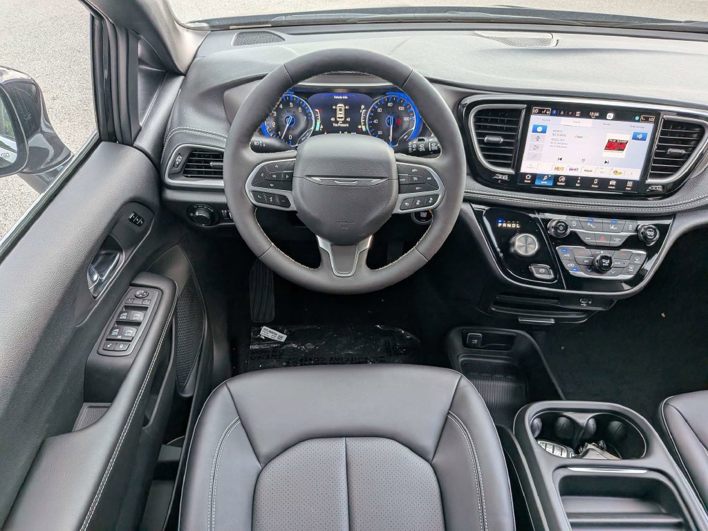 New 2027 Chrysler Pacifica Select w/ Family Tech Group FWD image 16
