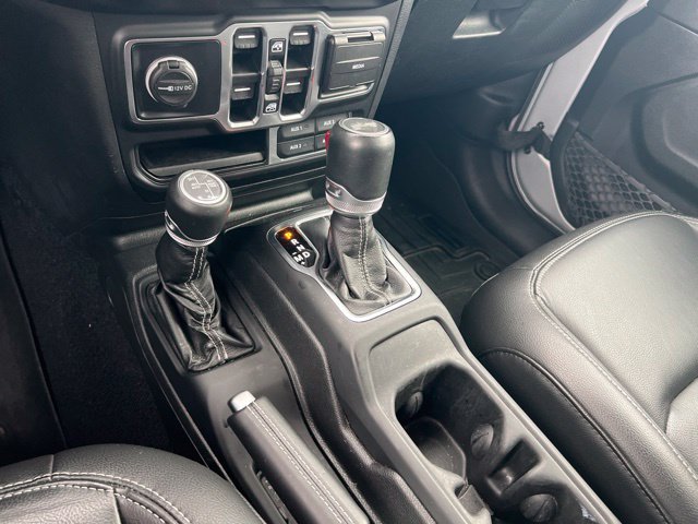 Used 2023 Jeep Wrangler Unlimited Sahara w/ Cold Weather Group AWD/4WD image 23