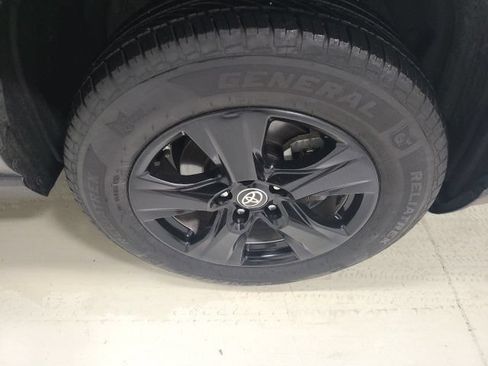 Certified 2023 Toyota RAV4 LE AWD/4WD image 35