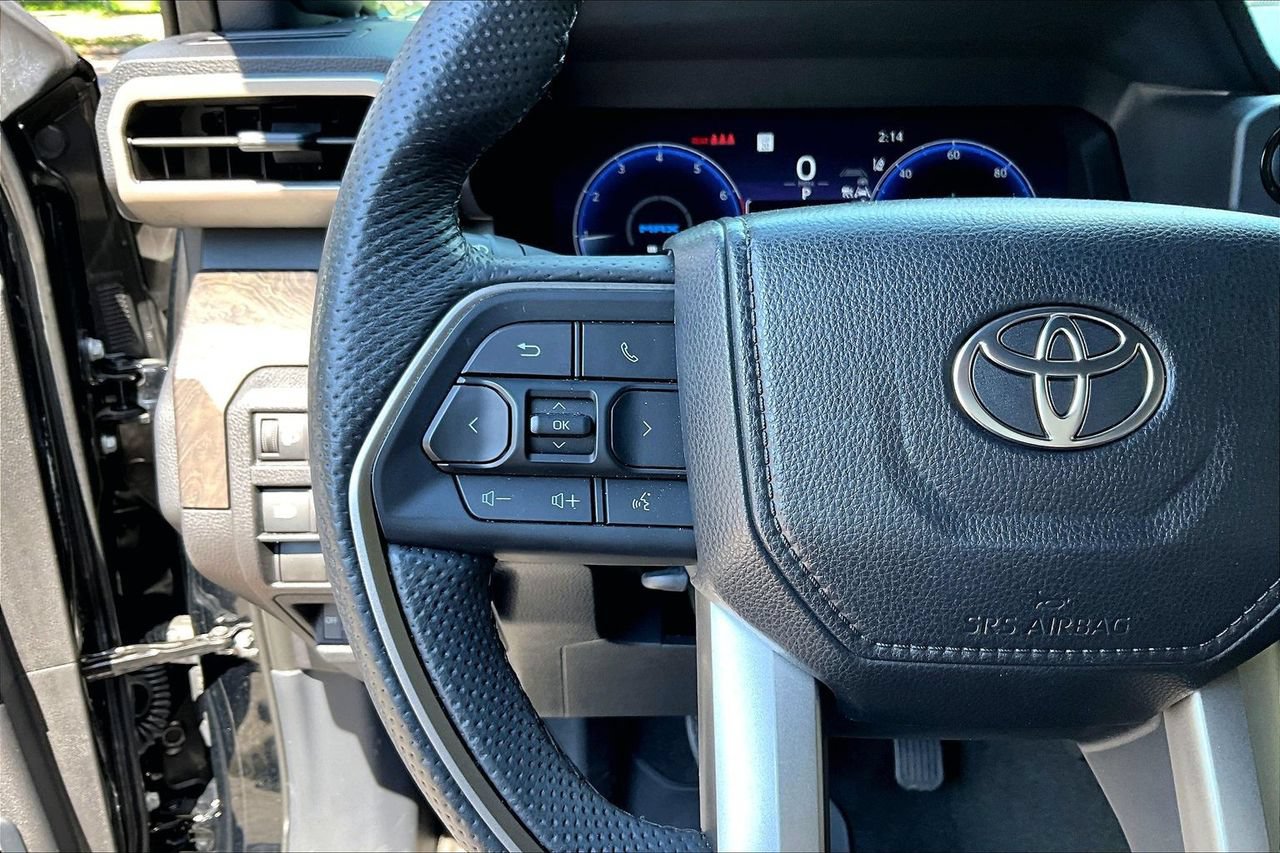 Used 2024 Toyota Tacoma Limited AWD/4WD image 10