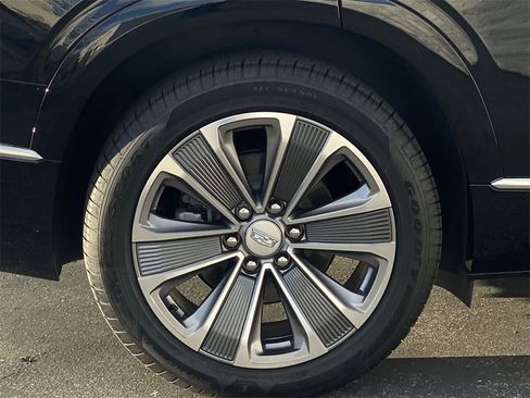Used 2026 Cadillac Vistiq Luxury image 48