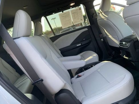 Used 2025 Lexus TX 350 AWD w/ Technology Package image 12
