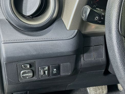 Used 2015 Toyota RAV4 LE image 16