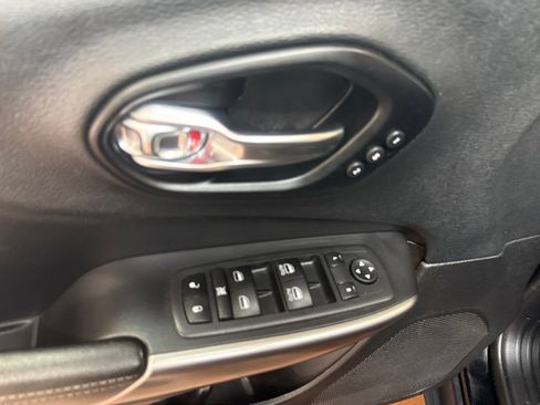 Used 2021 Jeep Cherokee Limited AWD/4WD image 20