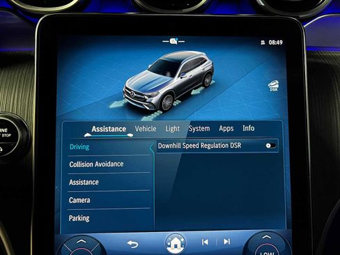 Used 2025 Mercedes-Benz GLC 300 4MATIC image 31