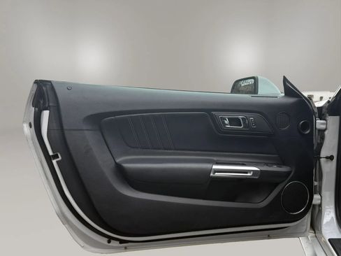 Used 2015 Ford Mustang GT image 12