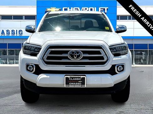 Used 2023 Toyota Tacoma Limited image 2