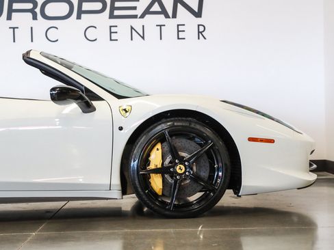 Used 2013 Ferrari 458 Spider RWD image 16