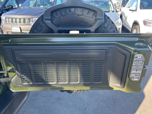 Used 2023 Jeep Wrangler Unlimited w/ Sun & Screen Package image 43