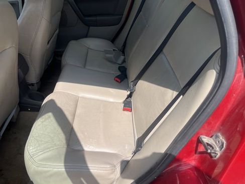 Used 2010 Ford Focus SEL FWD image 8