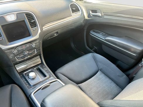 Used 2021 Chrysler 300 Touring w/ Sport Appearance Package RWD image 22