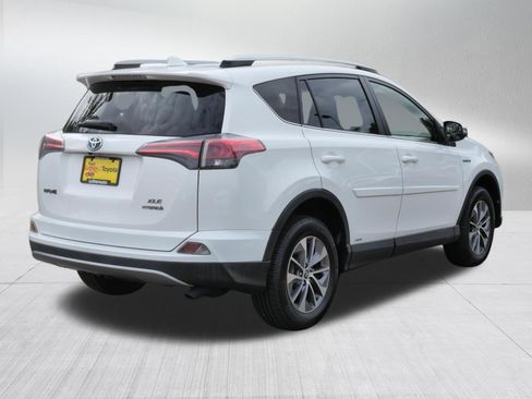 Certified 2018 Toyota RAV4 XLE AWD/4WD image 7