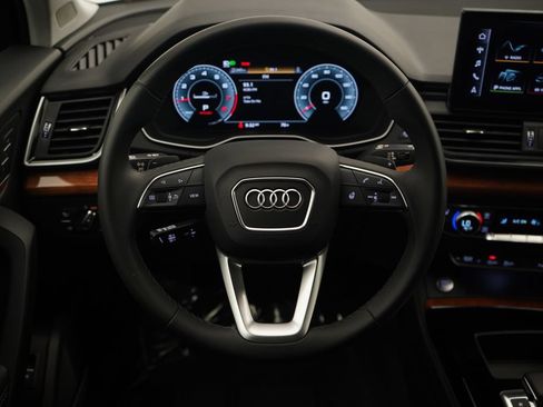 Used 2023 Audi Q5 2.0T Premium Plus w/ Premium Plus Package AWD/4WD image 9
