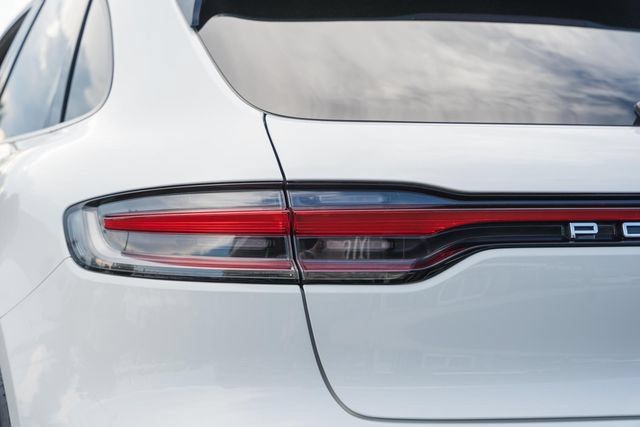 Used 2021 Porsche Macan AWD/4WD image 7