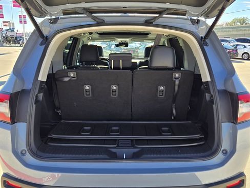 Certified 2023 Honda Pilot Touring image 11