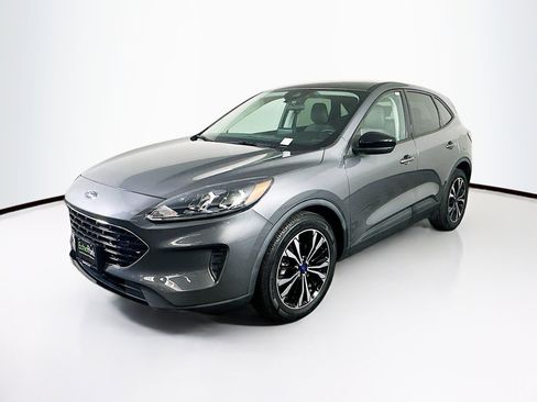 Used 2021 Ford Escape SE w/ SE Sport Appearance Package image 3