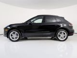 Certified 2025 Porsche Macan image 2