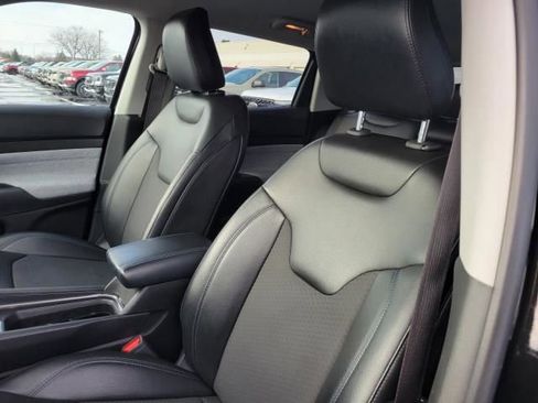 Used 2022 Jeep Compass Latitude image 22