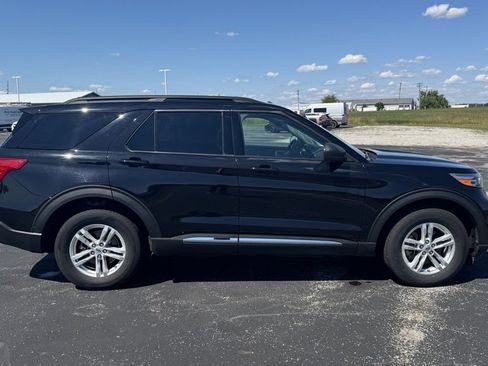 Used 2023 Ford Explorer XLT w/ Equipment Group 202A image 8