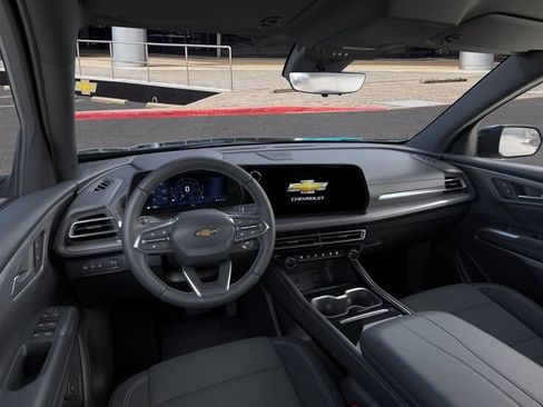 New 2027 Chevrolet Traverse LT FWD image 15