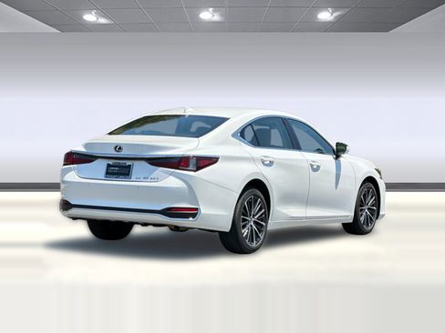 Certified 2023 Lexus ES 250 w/ Premium Package AWD/4WD image 9