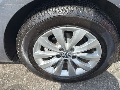 Used 2014 Volkswagen Beetle 1.8T image 9