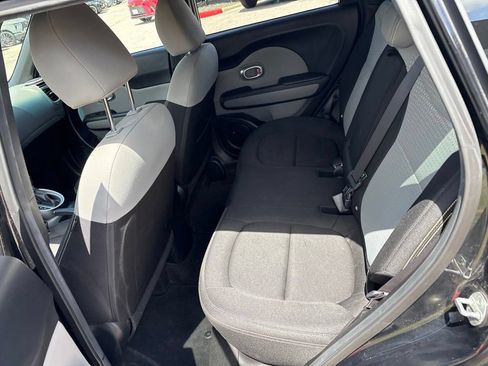 Used 2015 Kia Soul + FWD image 19