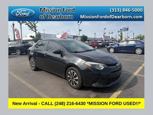 Used 2015 Toyota Corolla LE FWD image 1