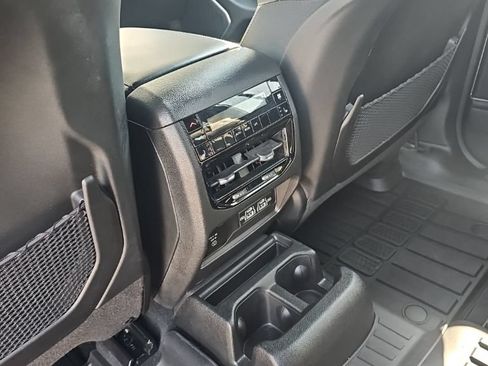 Used 2024 Jeep Grand Cherokee L Limited w/ Black Appearance Package AWD/4WD image 9