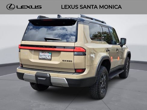 Used 2025 Lexus GX 550 AWD/4WD image 5