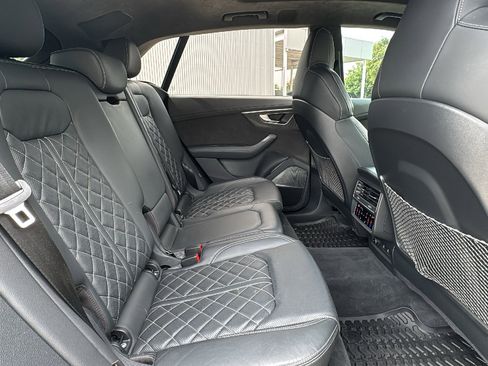 Used 2022 Audi SQ8 Prestige AWD/4WD image 25