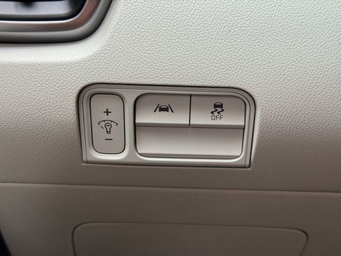 Used 2023 Kia Sorento S w/ Panoramic Sunroof Package FWD image 17