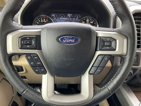 Used 2016 Ford F150 Lariat image 12
