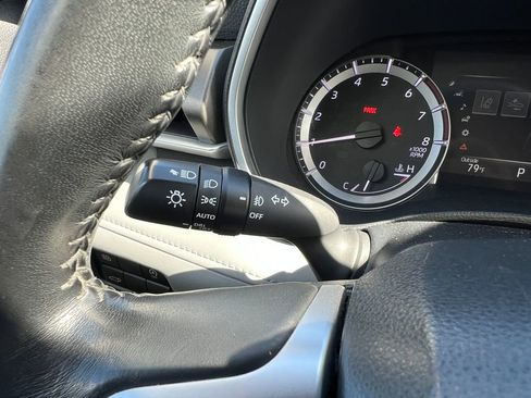 Used 2023 Toyota Highlander XLE image 20